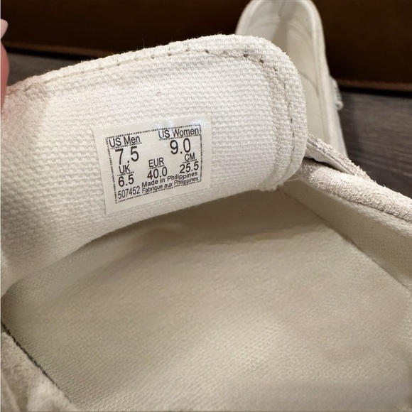 VANS Style 53 White Suede Spiked Slip On Loafers Size 9 - Picture 11 of 12